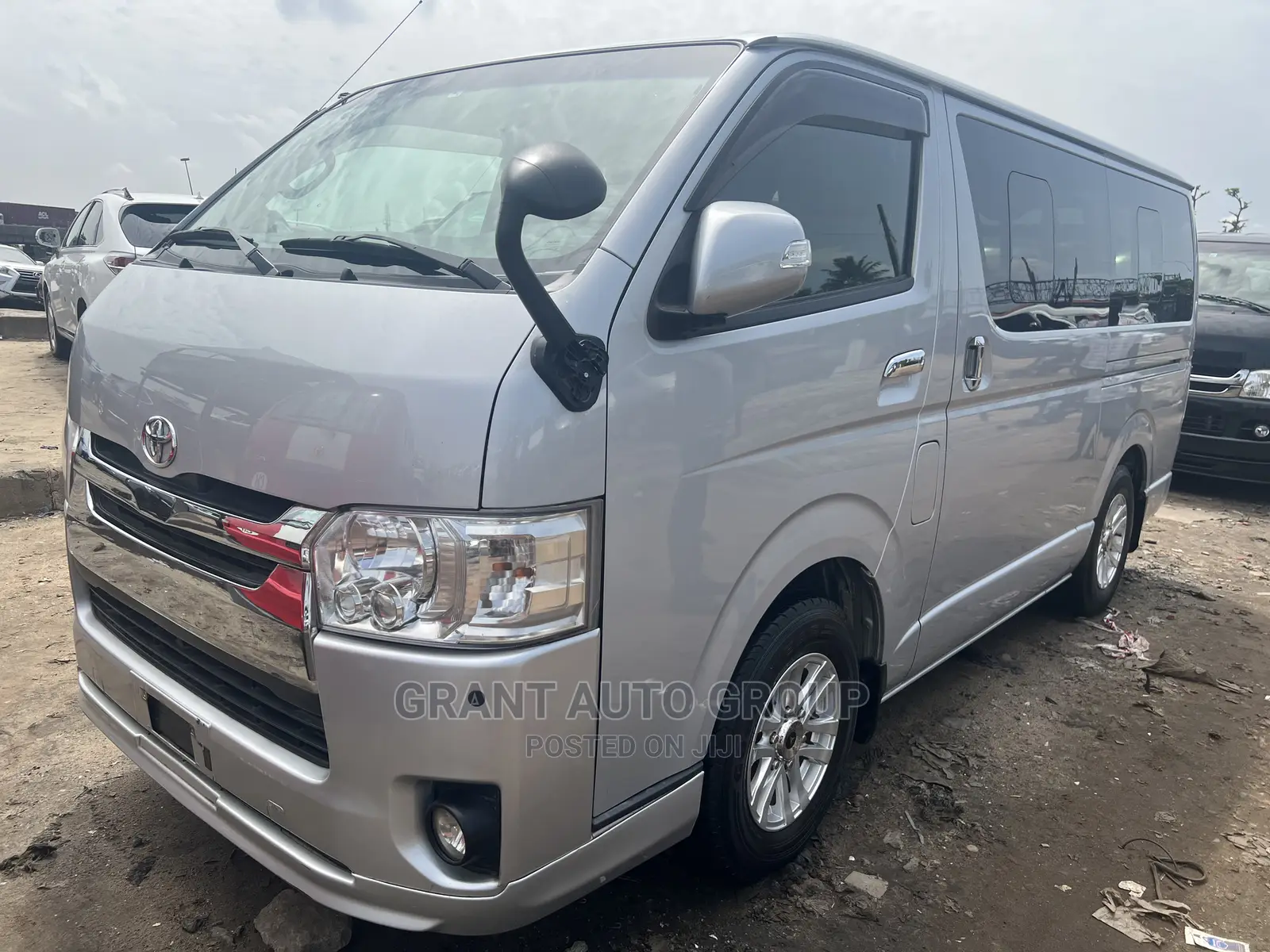 Toyota HiAce 2010 Silver