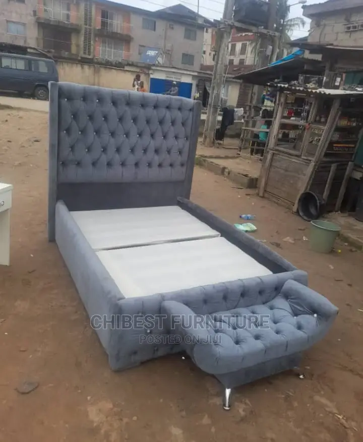 Quality 4.5by6 Upholstery Padded Bed Frame With One Footrest
