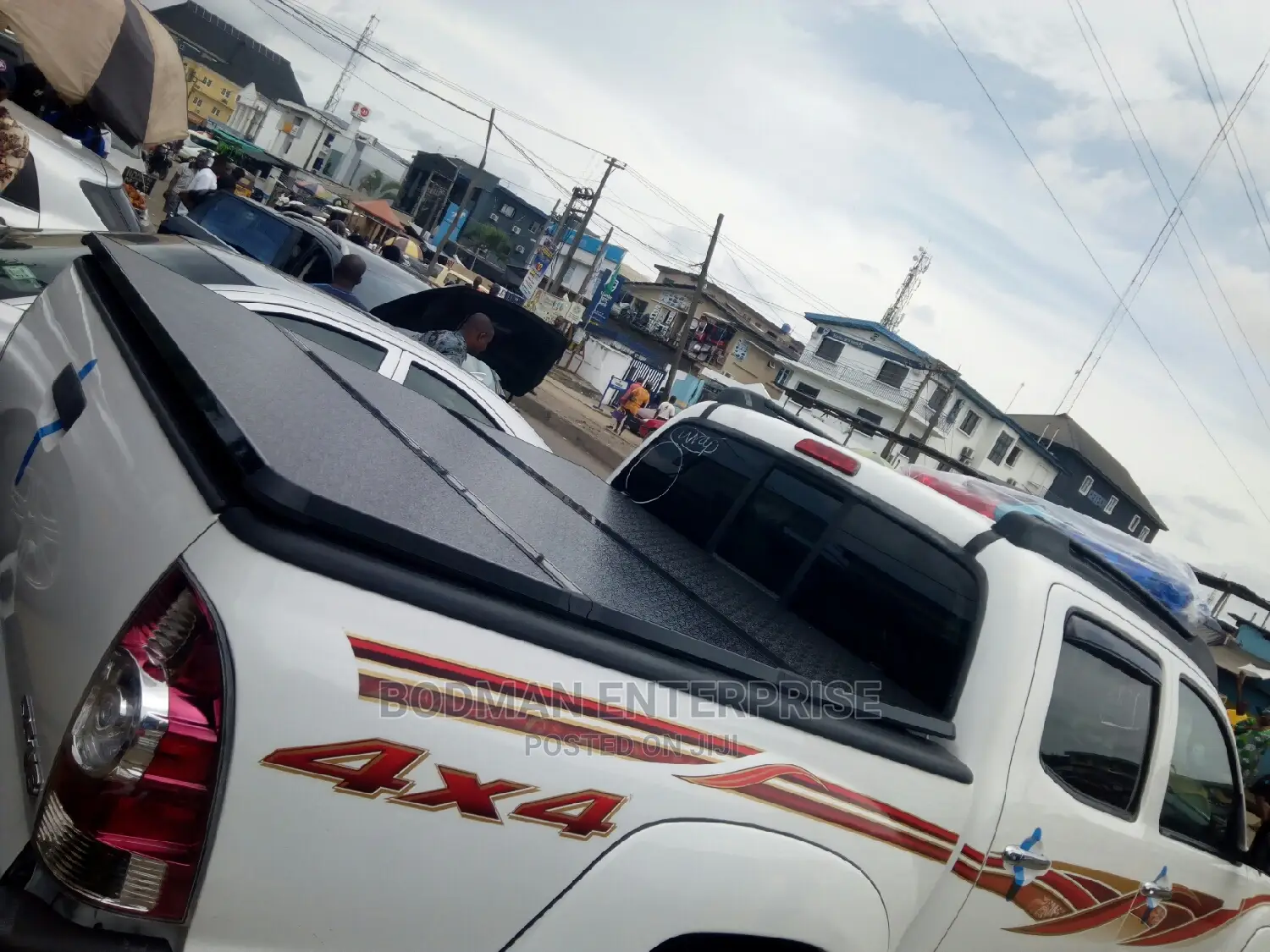 Fibber Folding Boot Cover for Toyota Tacoma ==,