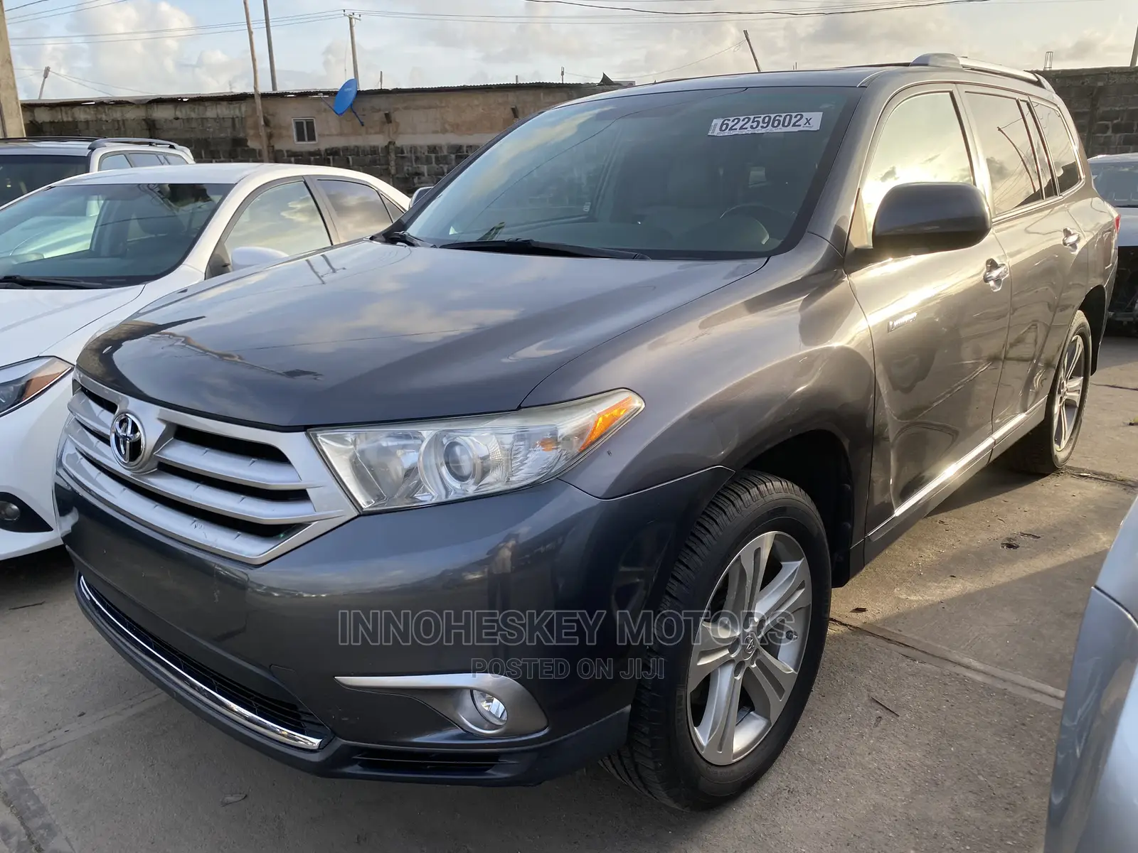 Toyota Highlander Limited 3.5l 4WD 2013 Gray
