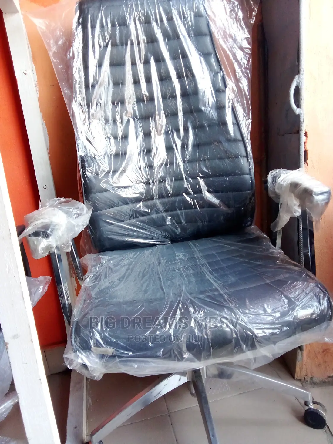Big Leather Executive Swivel Office Chair