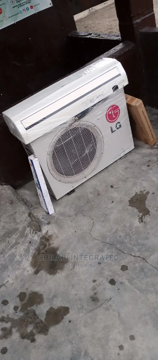 Few Months Old, Foreign-Used 1.5HP LG Air Conditioner + GAS