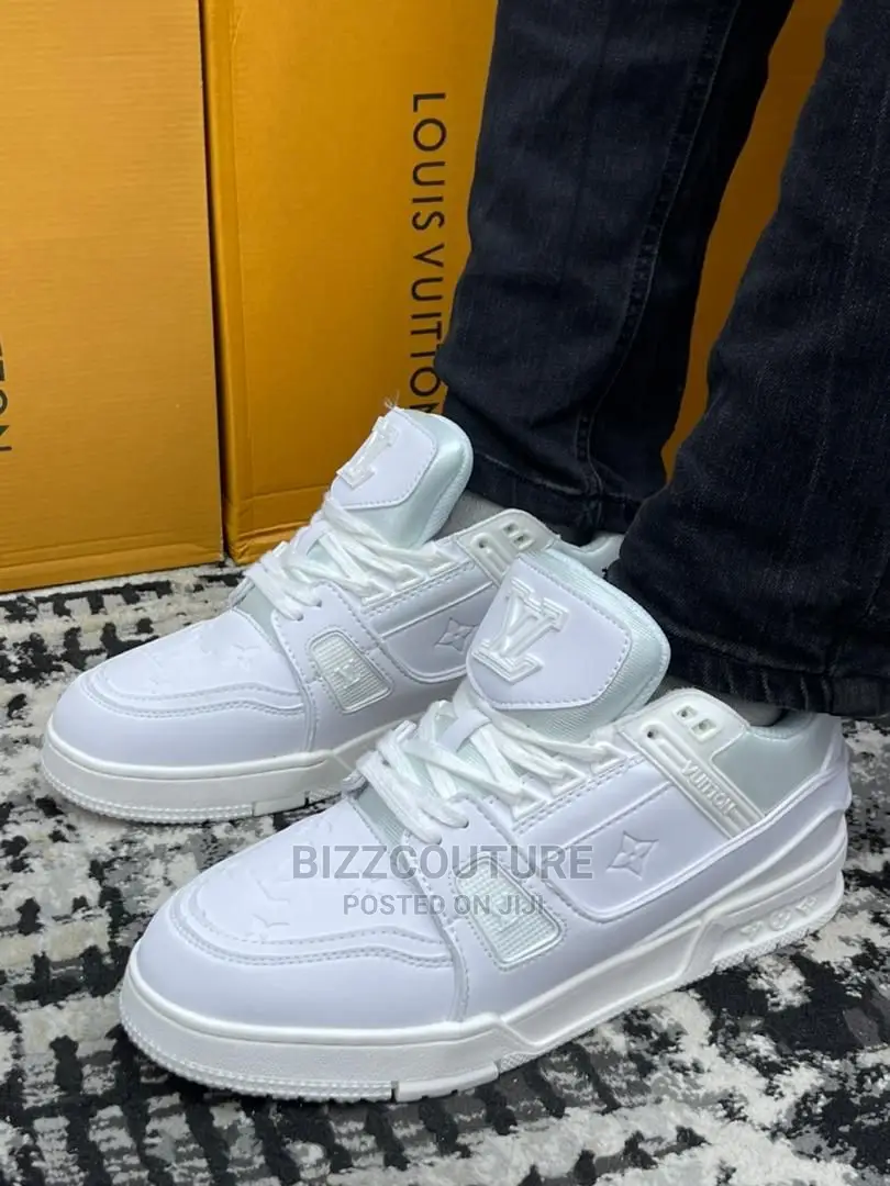 Original LOUIS VUITTON Sneakers White Available in Store