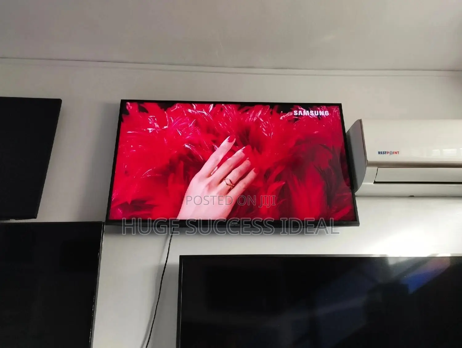 Samsung 2019 43" Q60R QLED Quantum HDR Smart TV