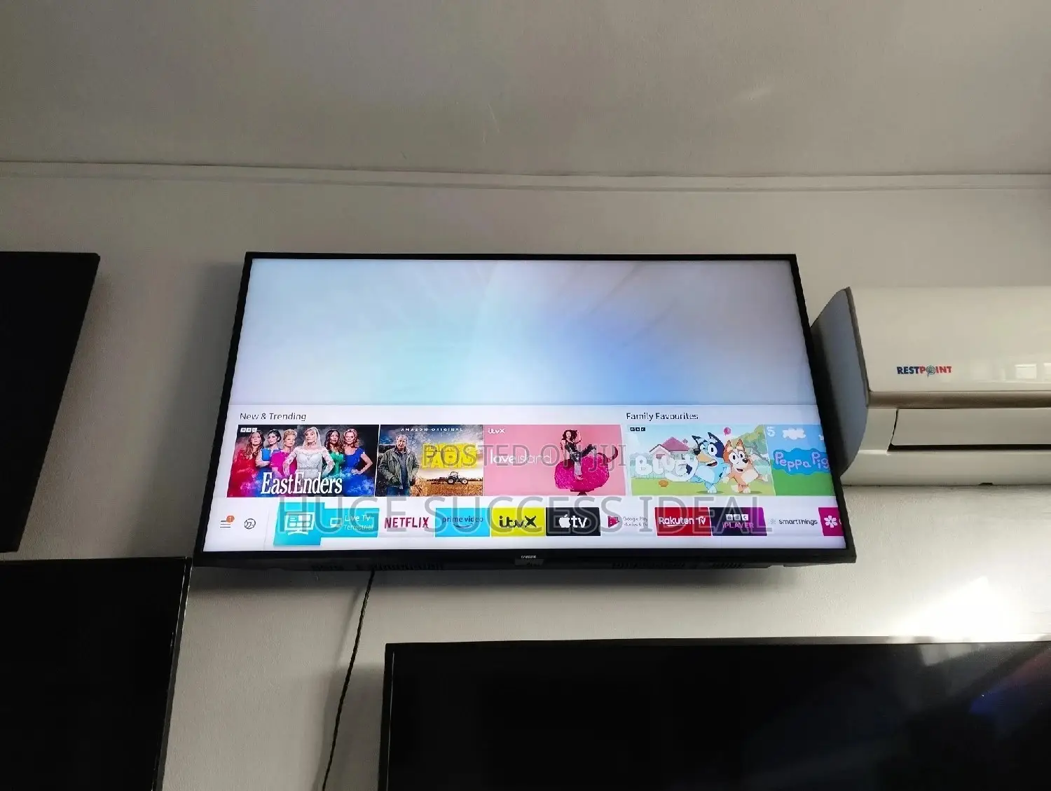 Samsung 2019 43" Q60R QLED Quantum HDR Smart TV