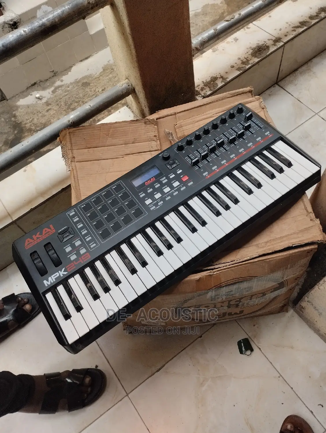 Akai MPK 249 16 Drum Pad Midi Keyboard