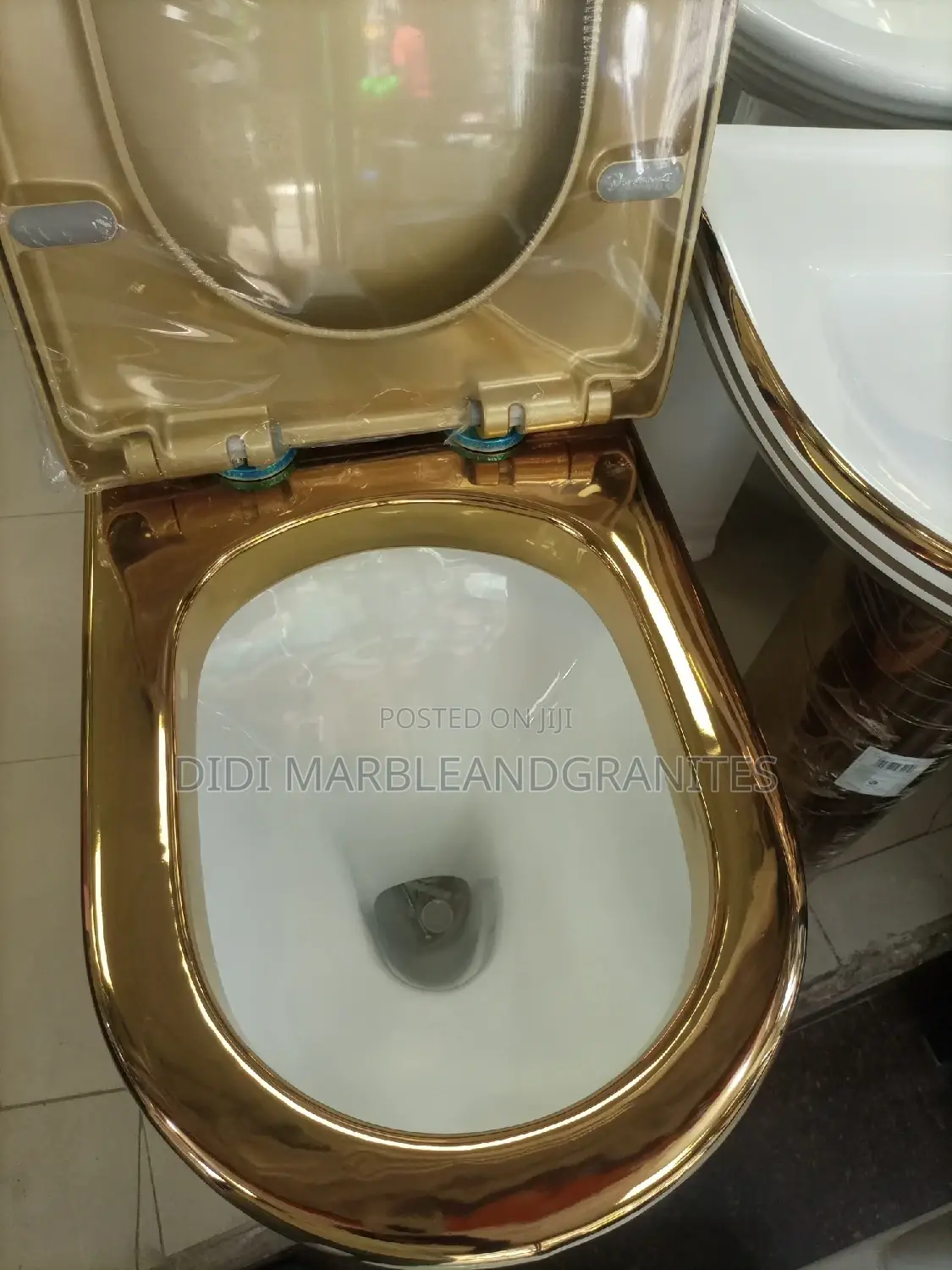 Executive Golden WC Set