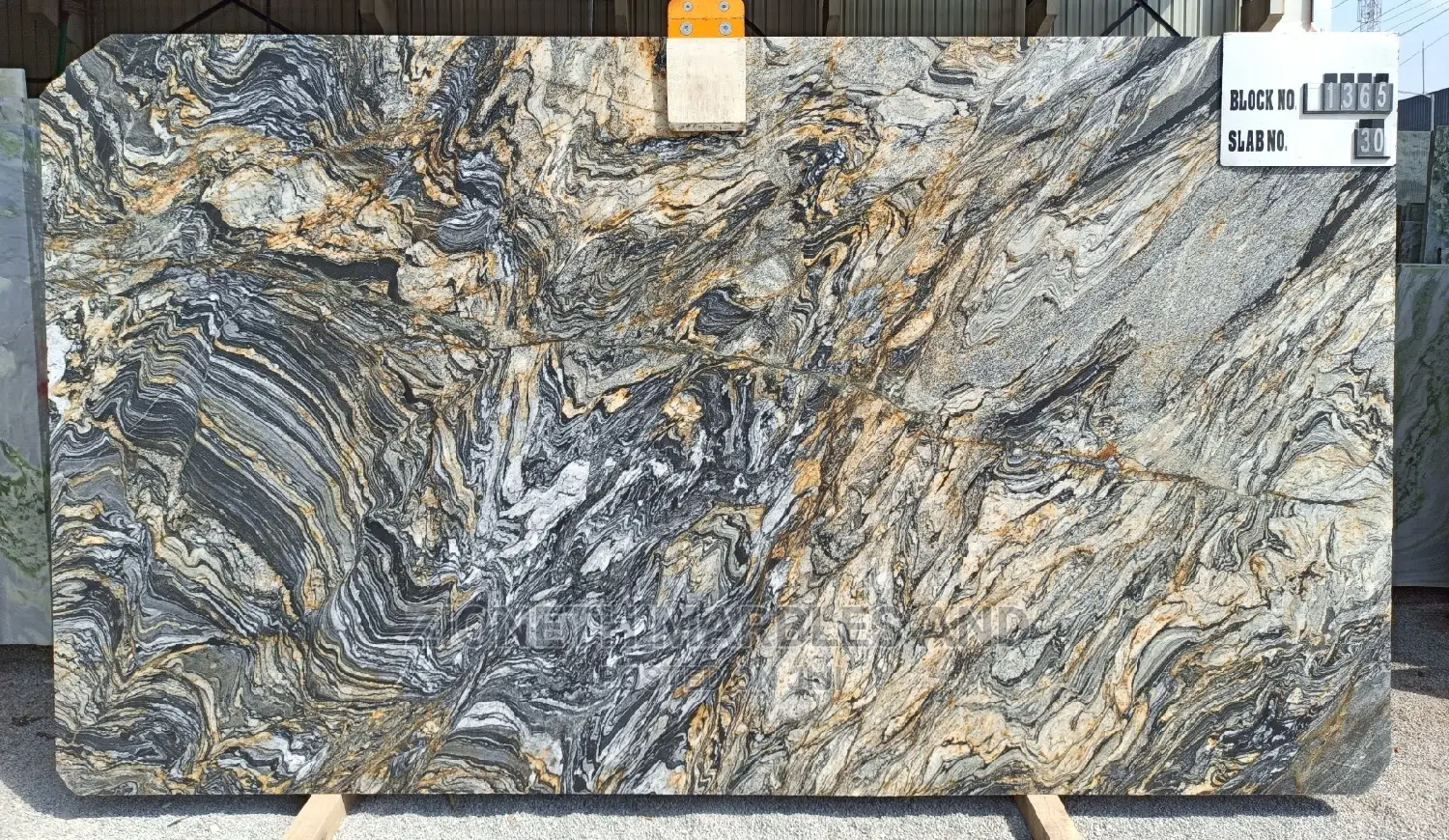 Indian High Quality Fushion Gold Granite Slab