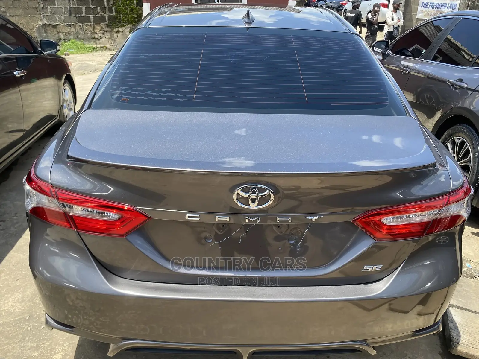 Toyota Camry SE FWD (2.5L 4cyl 8AM) 2018 Gray