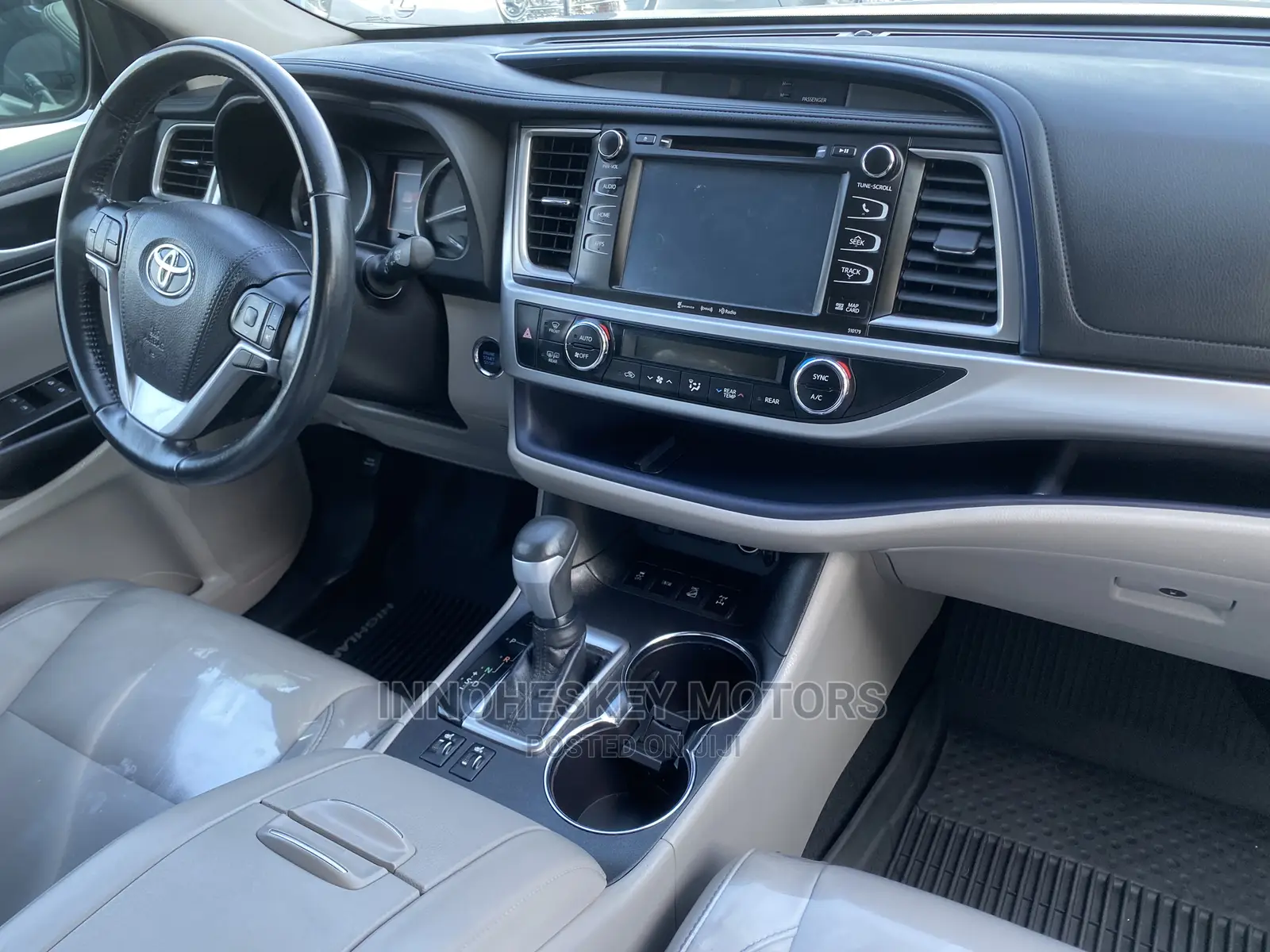 Toyota Highlander XLE 2019 Gray