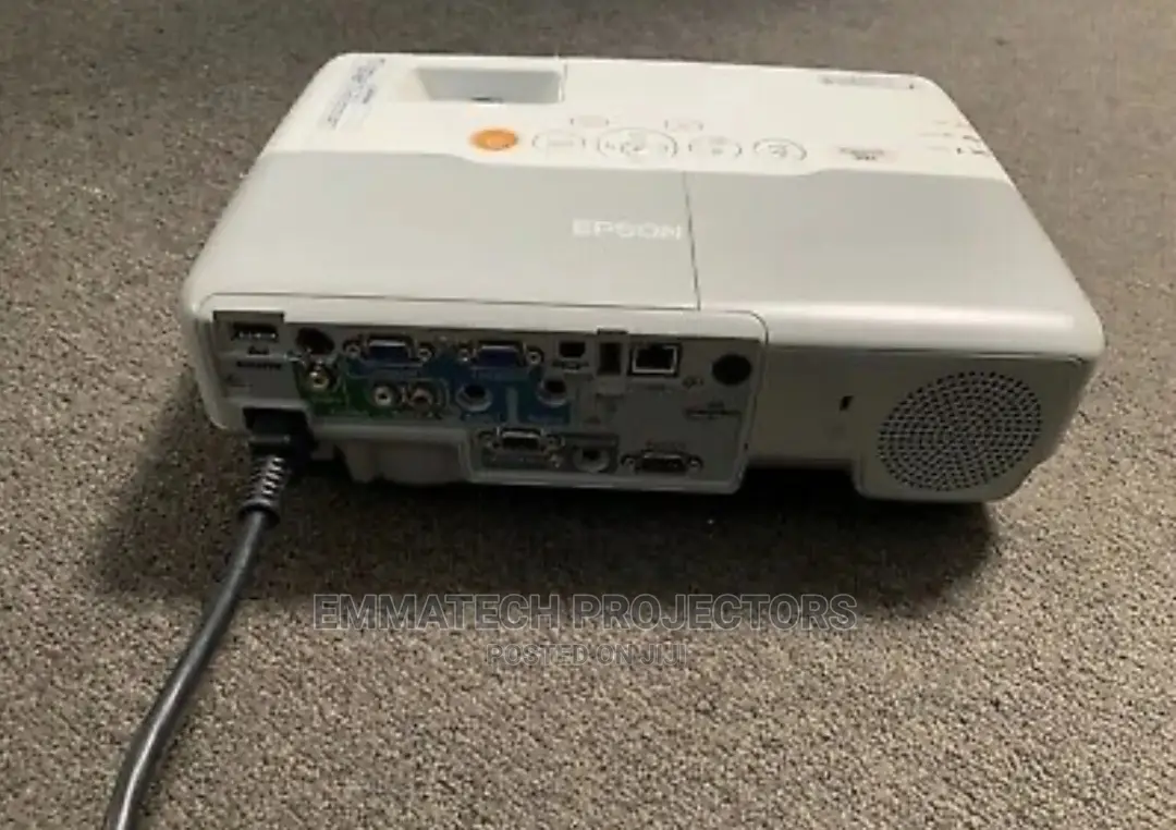 Direct Uk Used  Classroom Large Venue Projector Lekki ,Ikeja