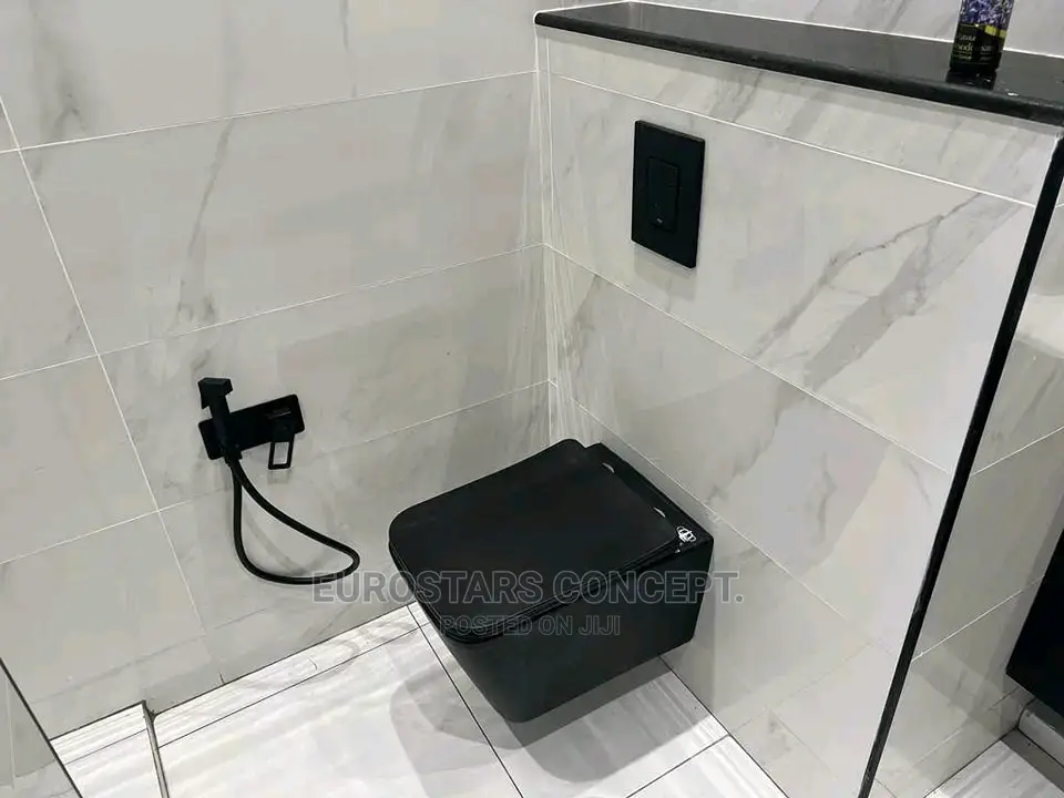 Black Wall Wc