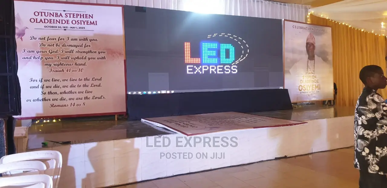 Indoor/Outdoor LED Screen for Sale