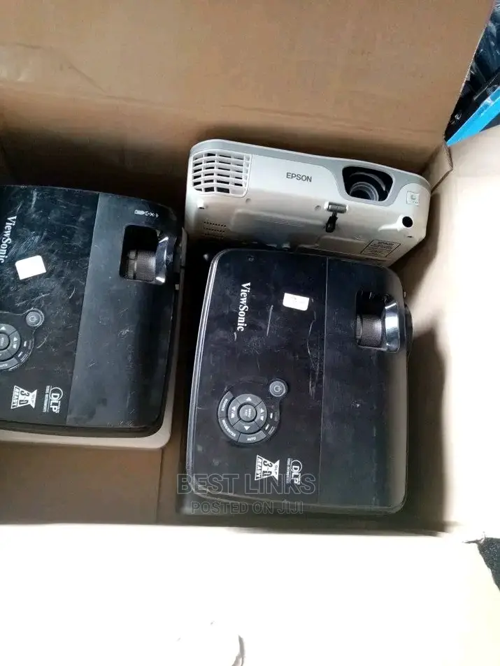 Viewsonic Projector With Hdmi and Vga Ports Available