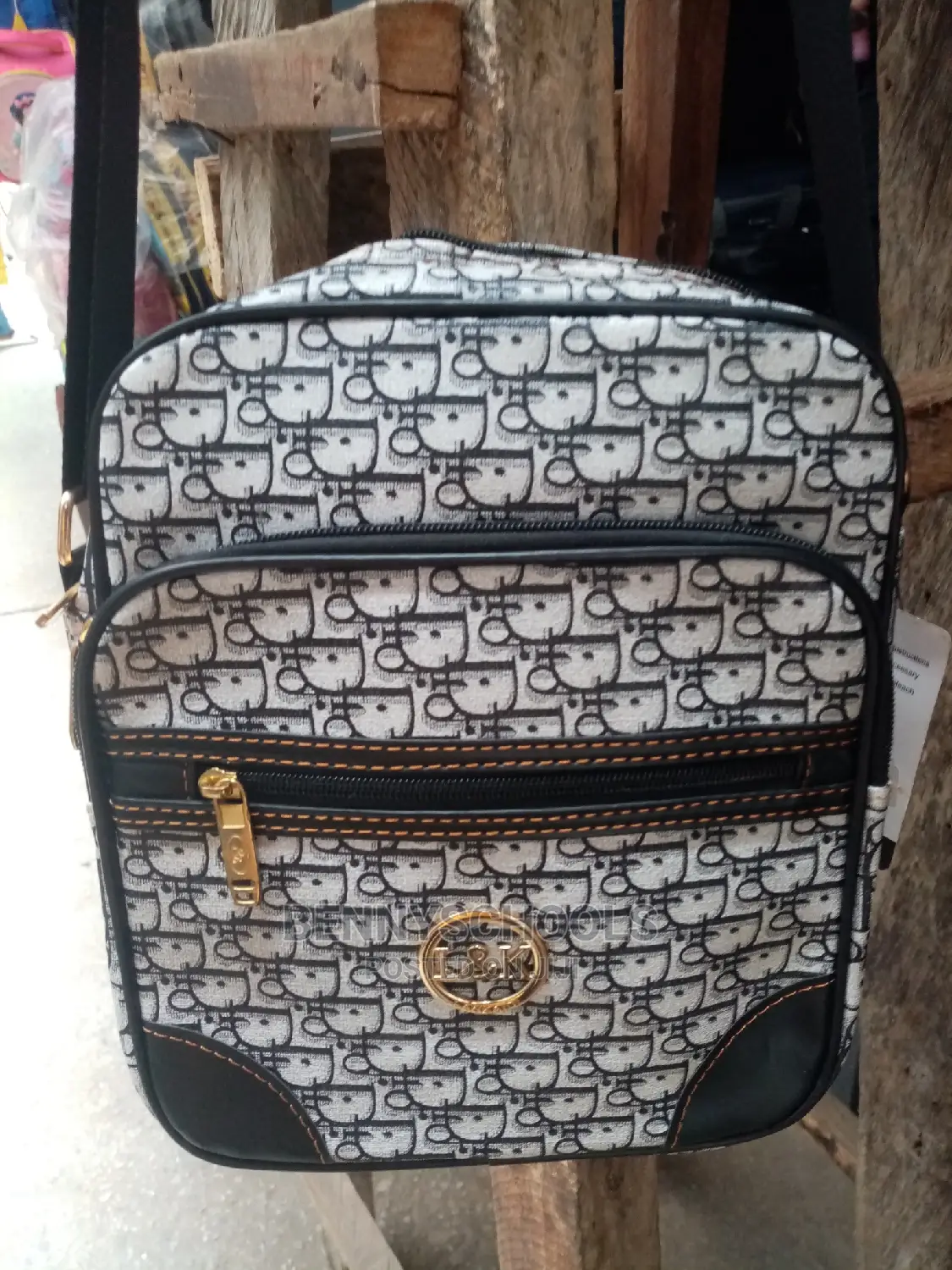 Black and White Leather Side and Shoulder Bag