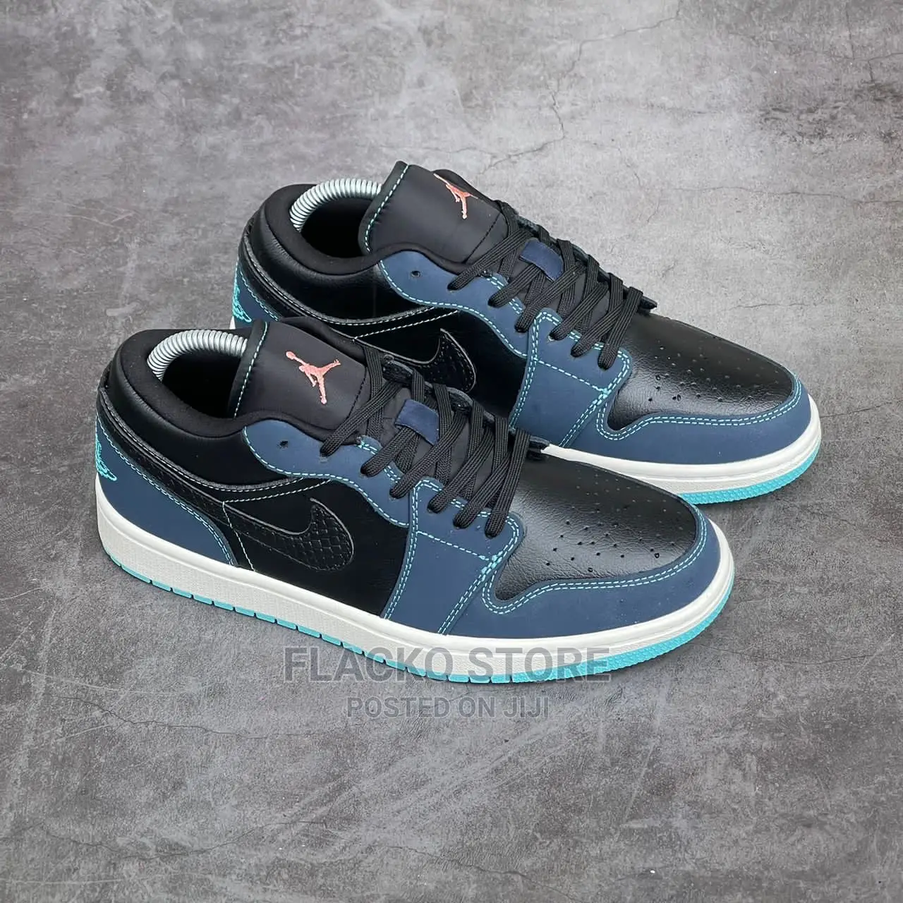 Original Nike Air Jordan 1 Low Dark Obsidian Navy Sneakers