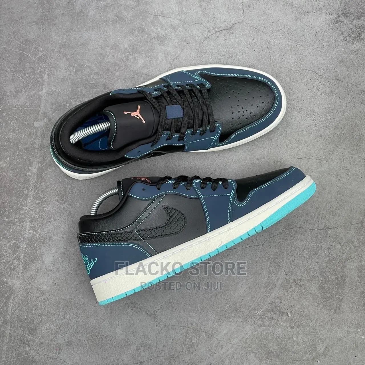 Original Nike Air Jordan 1 Low Dark Obsidian Navy Sneakers