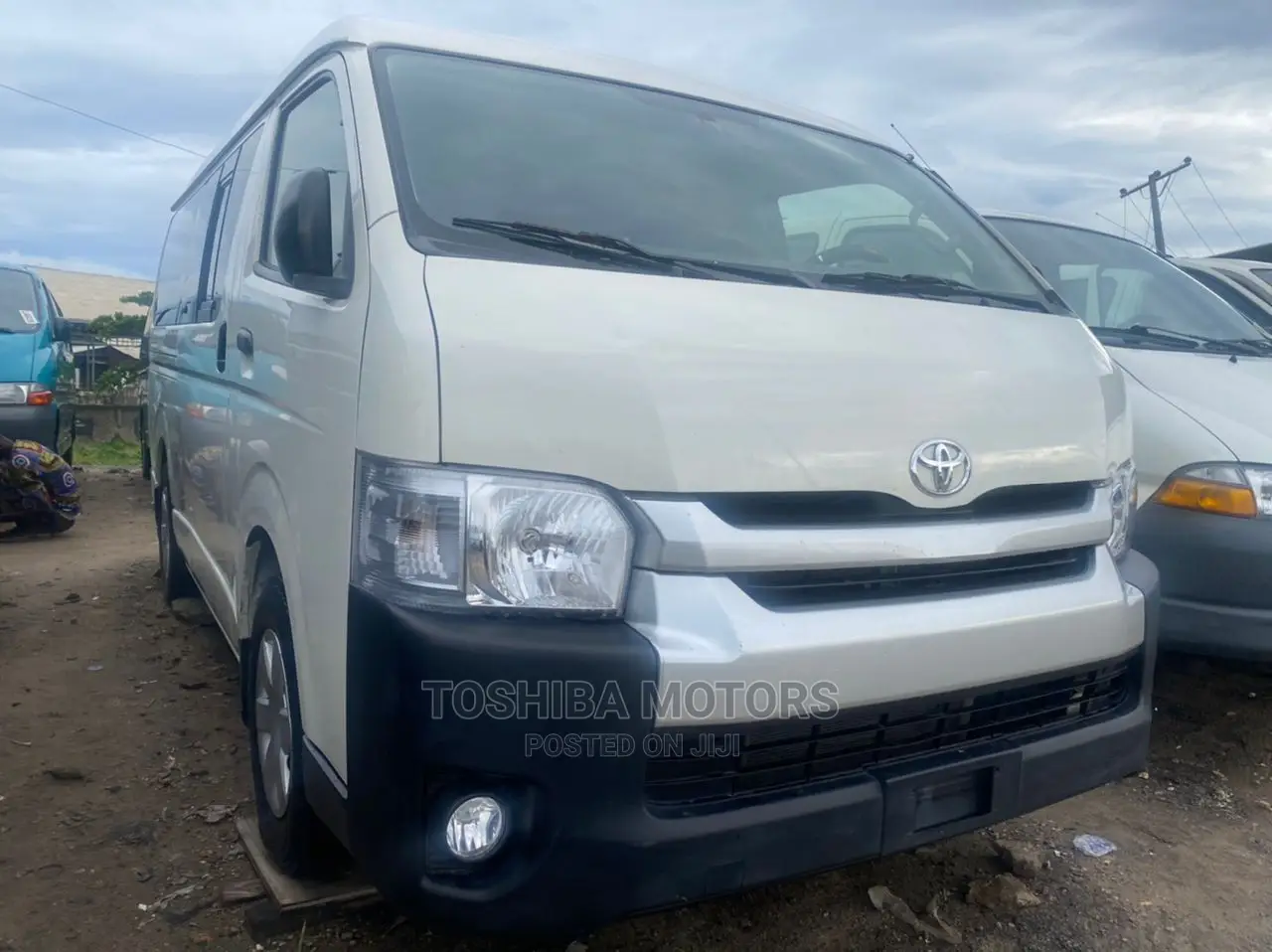 Toyota HiAce 2013 White