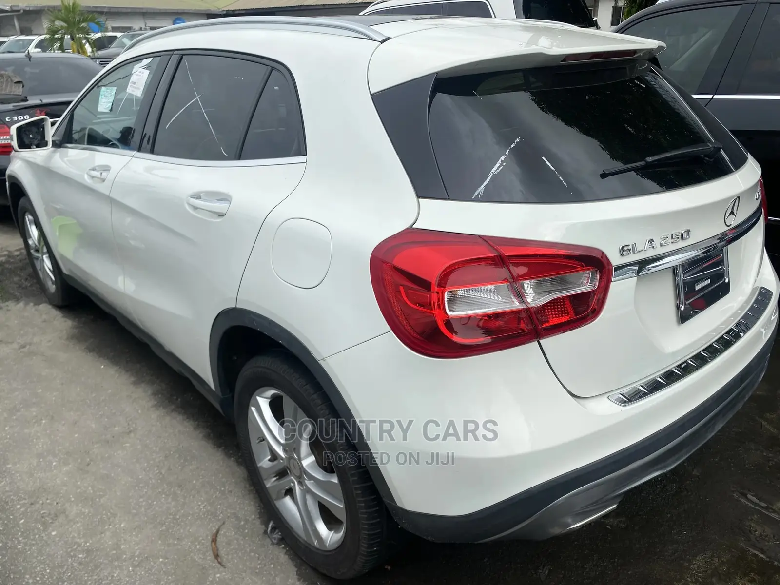 Mercedes-Benz GLA 250 2016 White