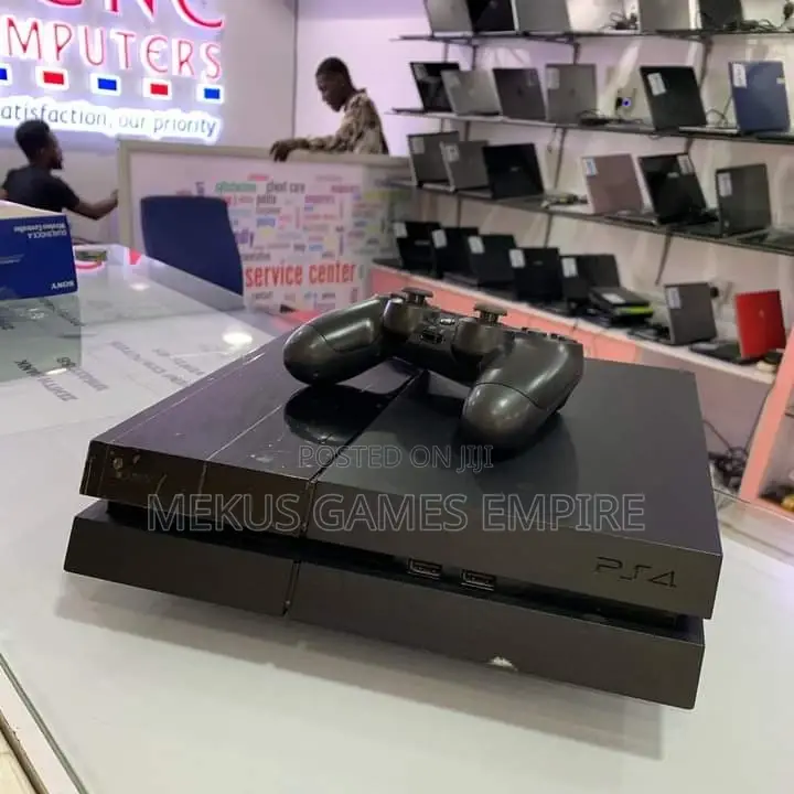 Ps4 Console + 10 Installed Games Both Fifa25,Pes25,Gta,Car Race More