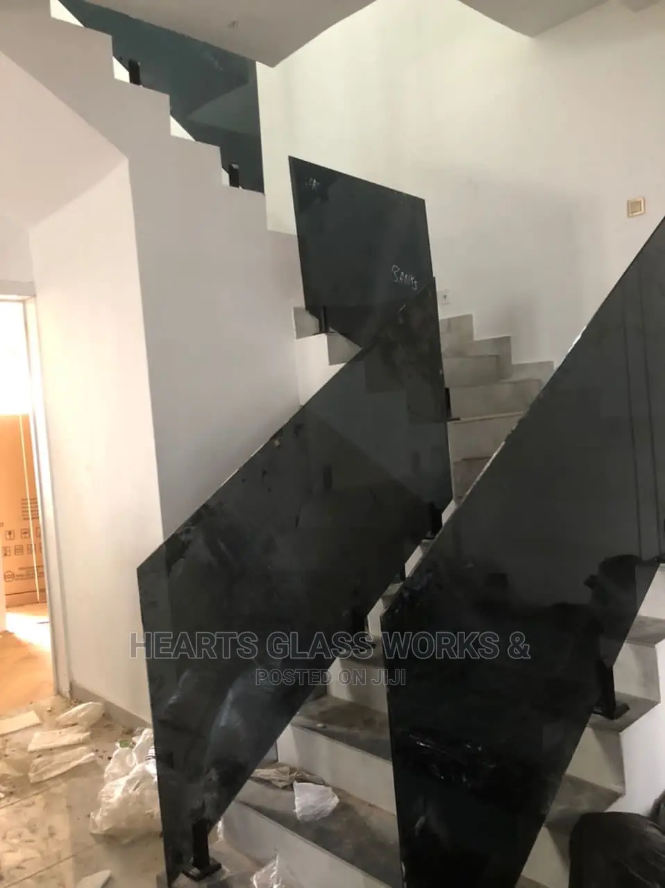 10mm Tinted Grey Glass With Spigot Stand