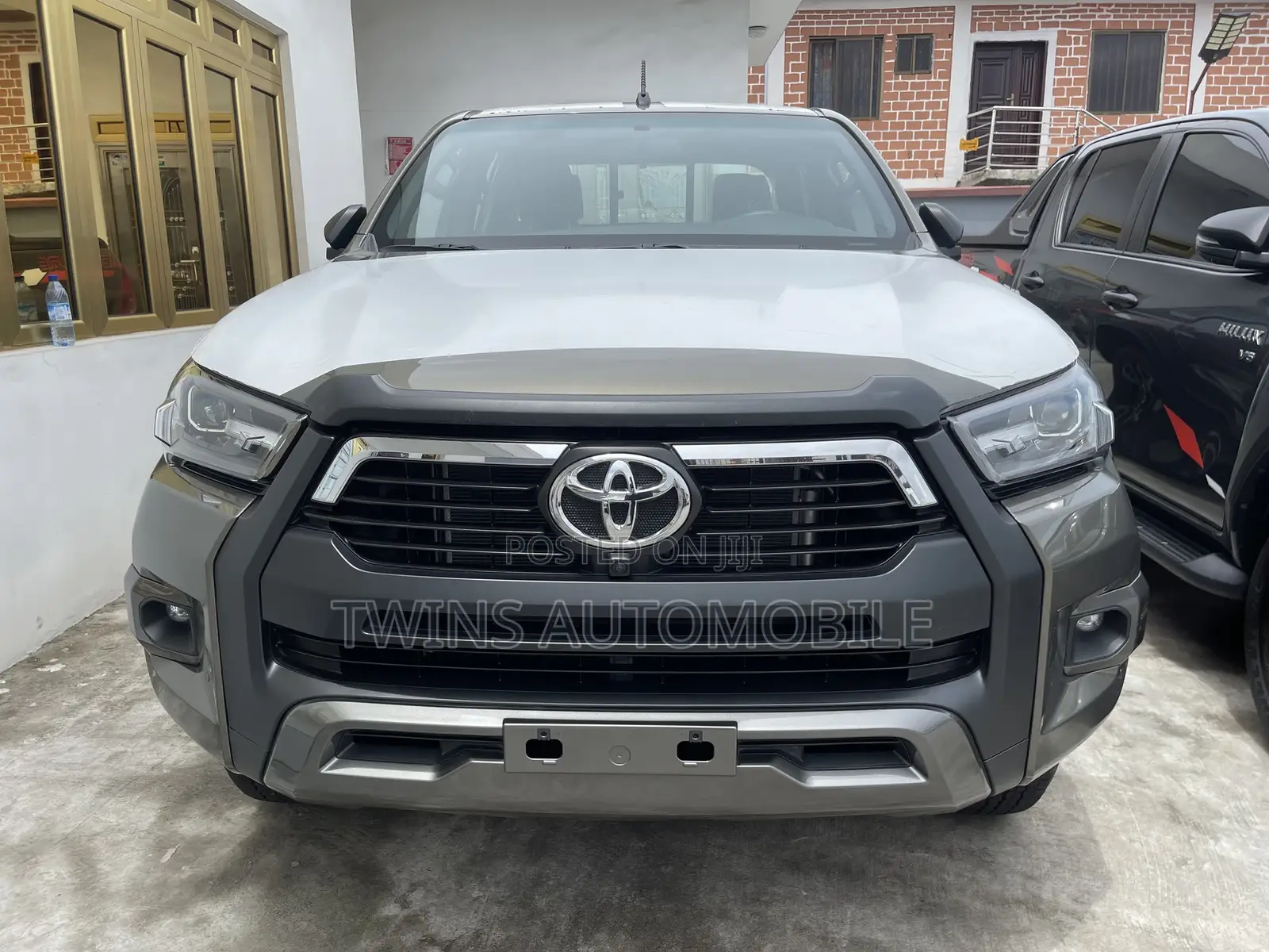 New Toyota Hilux 2022 Green