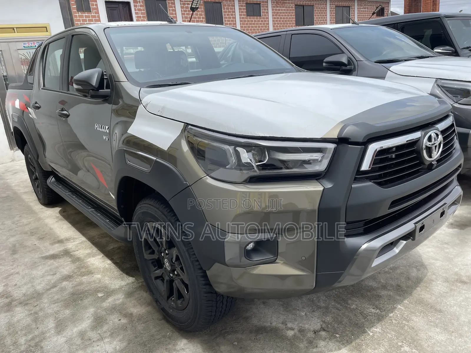 New Toyota Hilux 2022 Green