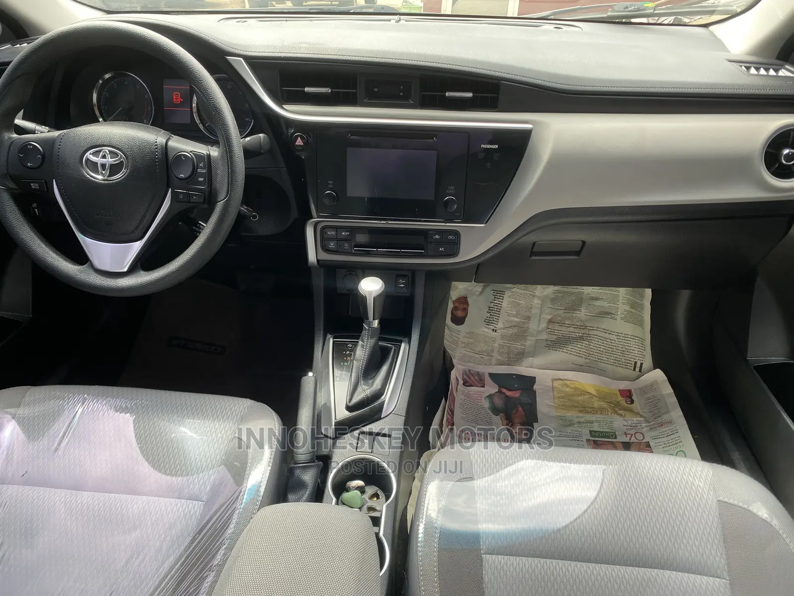 Toyota Corolla LE (1.8L 4cyl 2A) 2018 Black