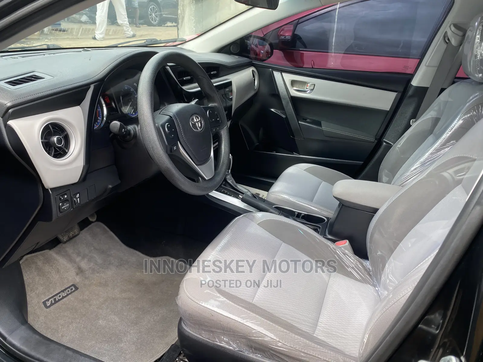 Toyota Corolla LE (1.8L 4cyl 2A) 2018 Black
