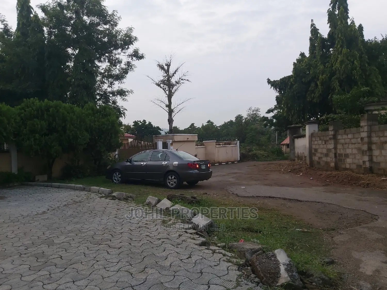 2800sqm Land With a Duplex in One Side of the Land