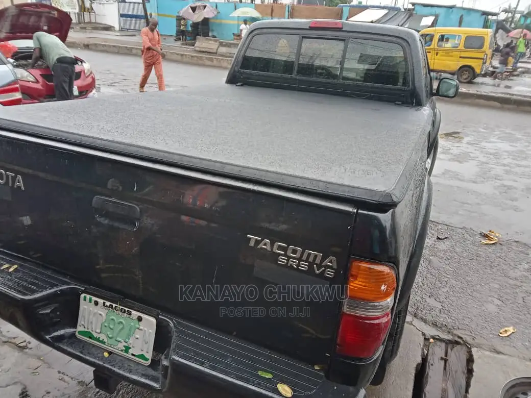 Back Boot Cover for Toyota Tacoma 2004