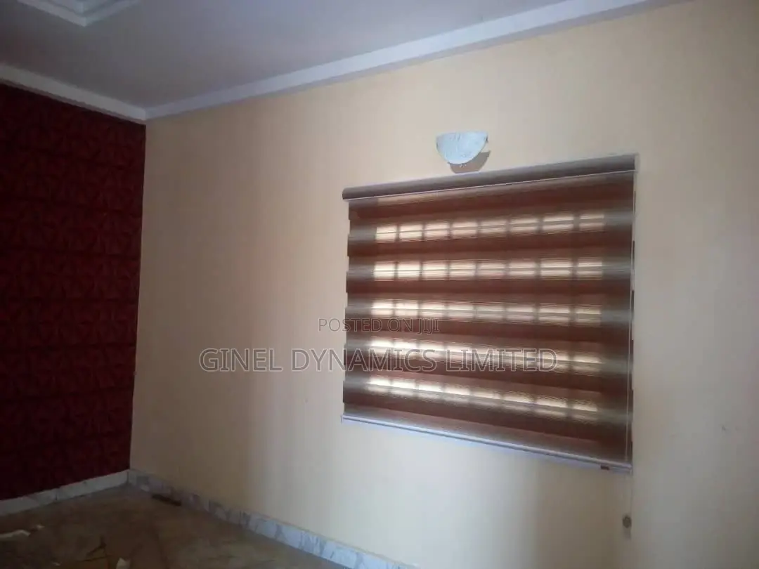 High Quality Window Blind (Free Delivery)