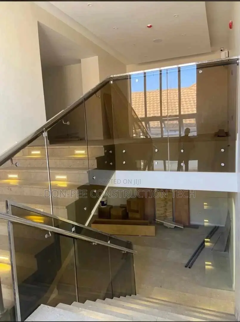 Frameless Handrail
