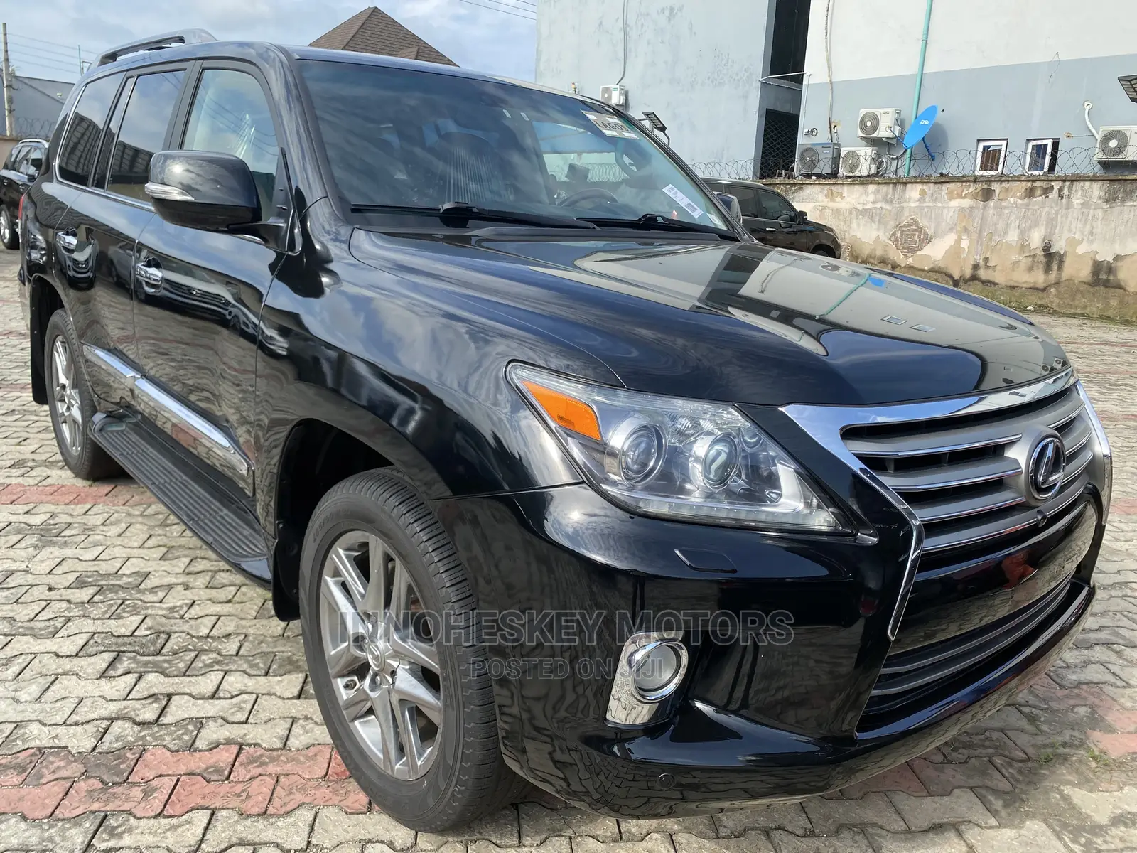 Lexus LX 570 AWD 2013 Black