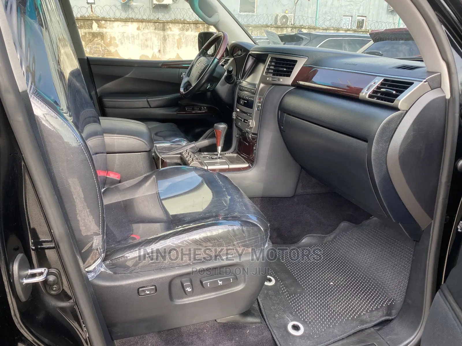 Lexus LX 570 AWD 2013 Black
