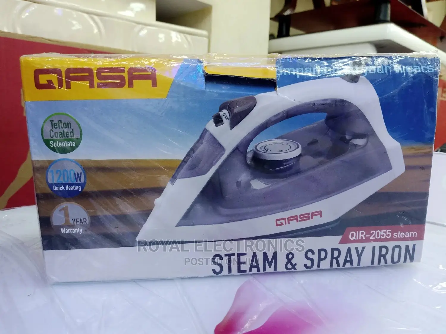 Amazing Design Qasa Steam Spray Iron