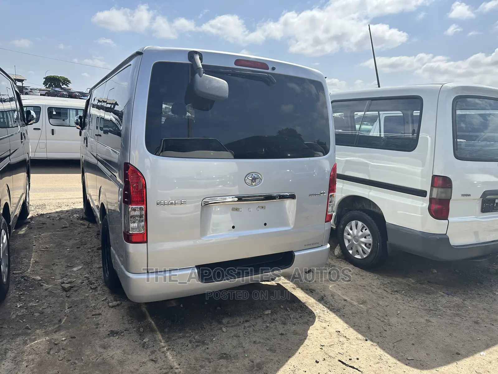 Toyota HiAce 2011 Silver