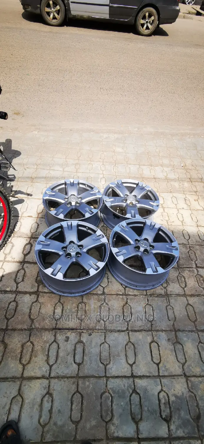 RAV4 Alloyed Rim18!