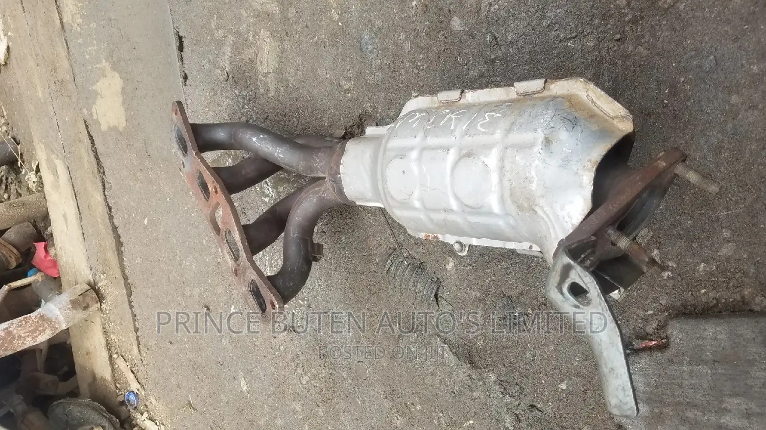 Manifold Catalyst Nissan Ovan