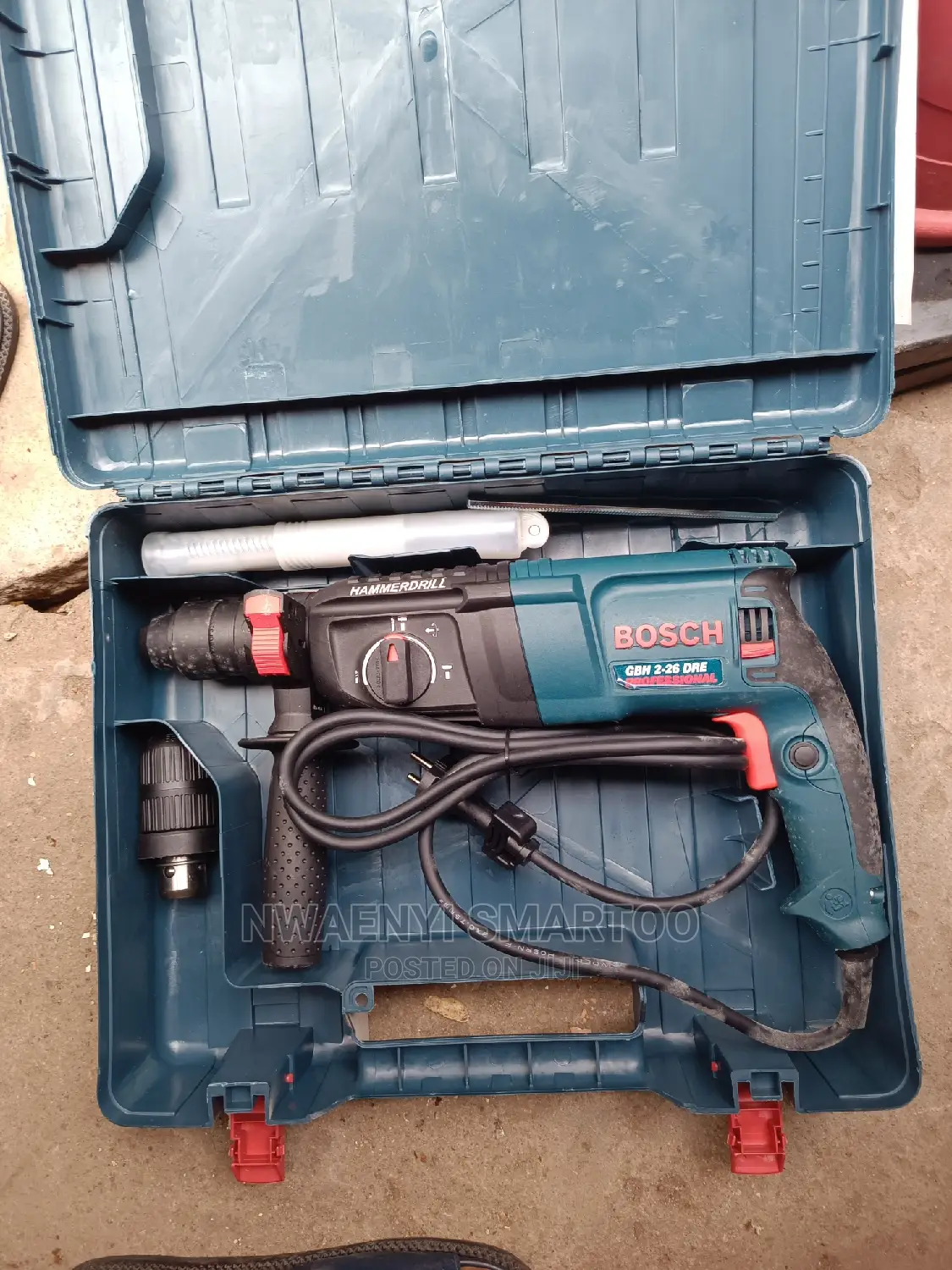 Bosch Hammer Drill With Extra Chalk
