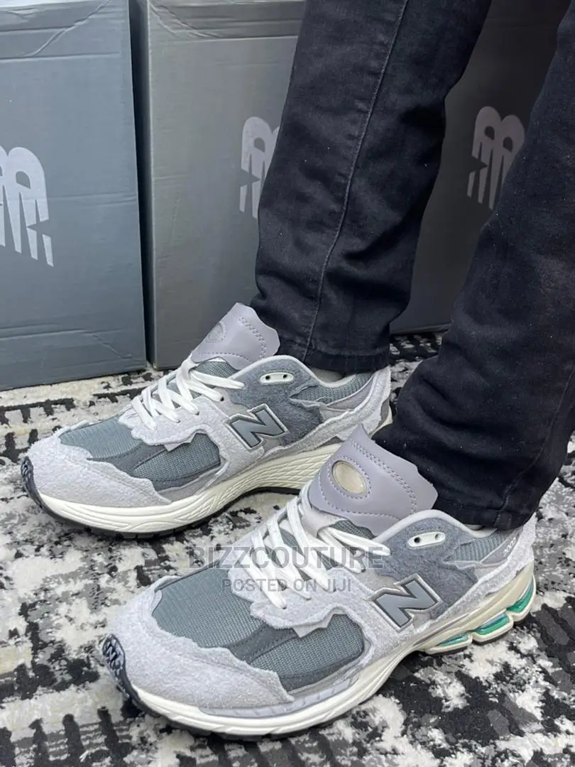 Original NEW BALANCE Sneakers Available in Store