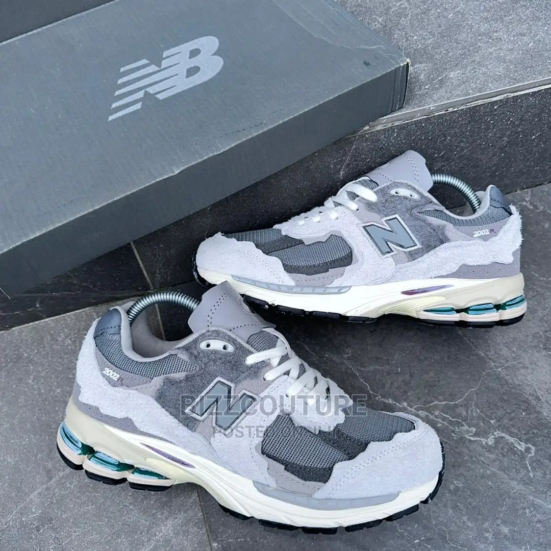 Original NEW BALANCE Sneakers Available in Store