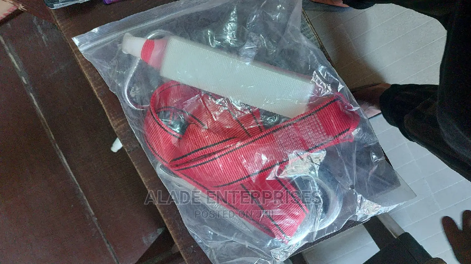 Double Hook Lanyard Protection
