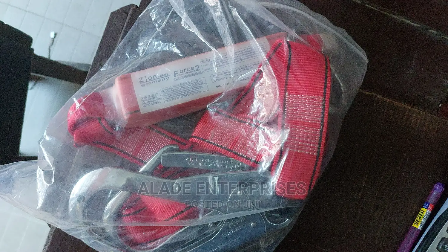 Double Hook Lanyard Protection