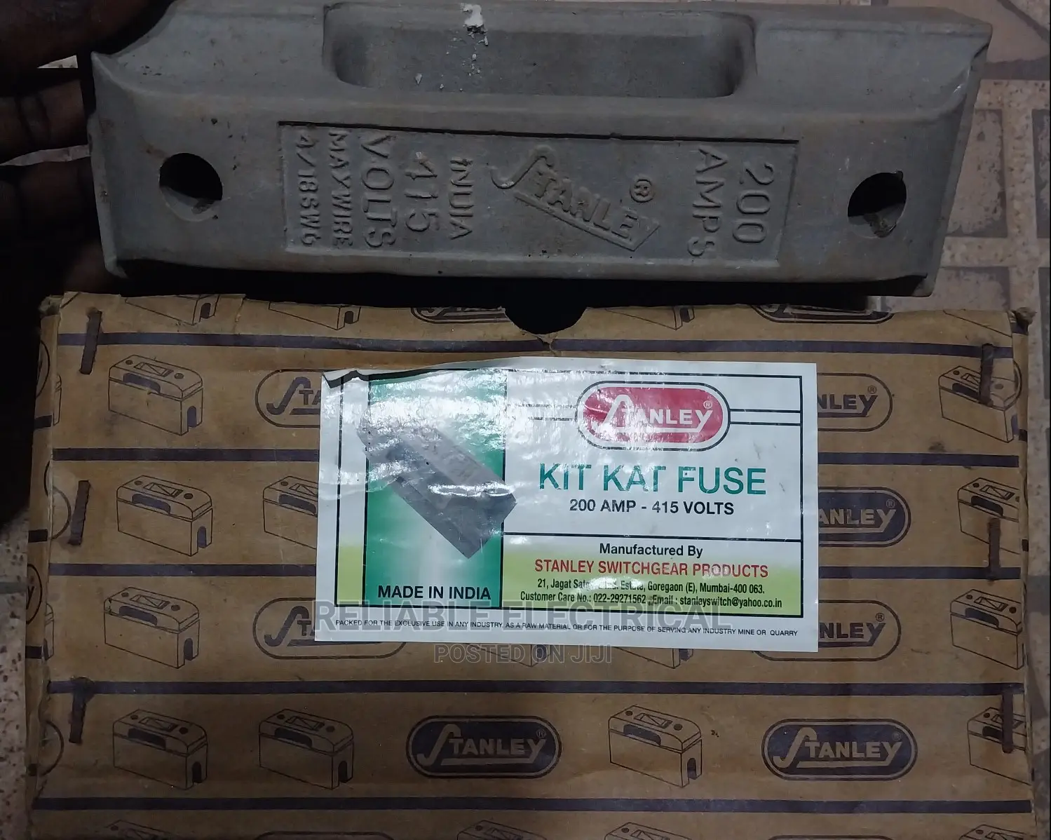 200amps Stanley Fuse and Base