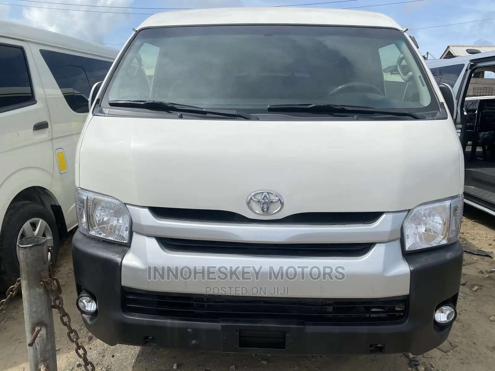 Toyota HiAce 2016 White