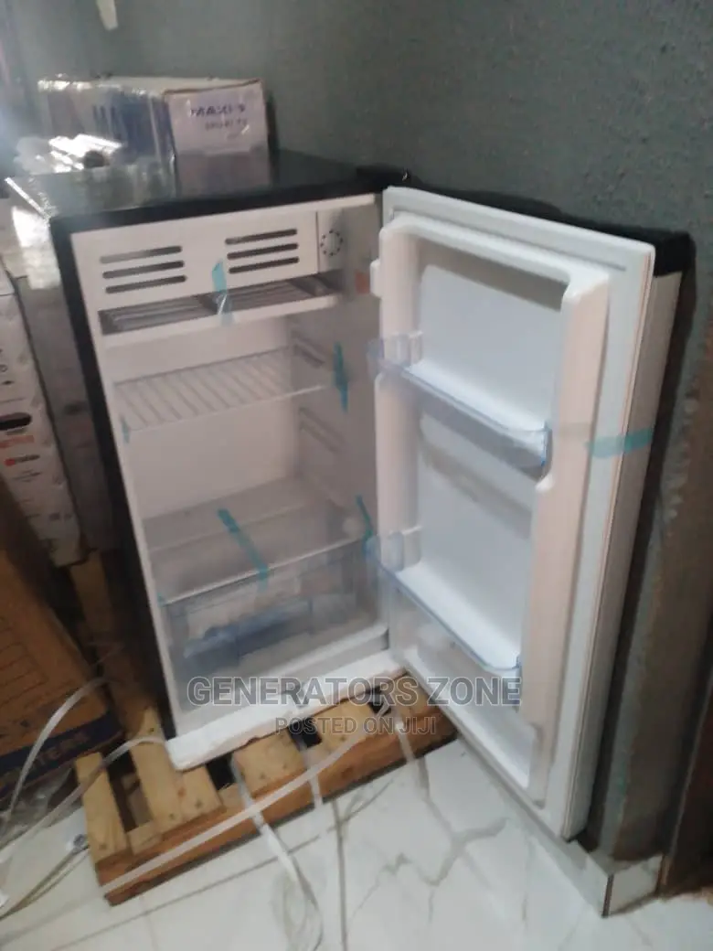 Simple and Affordable Royal RBC-100 Refrigerator