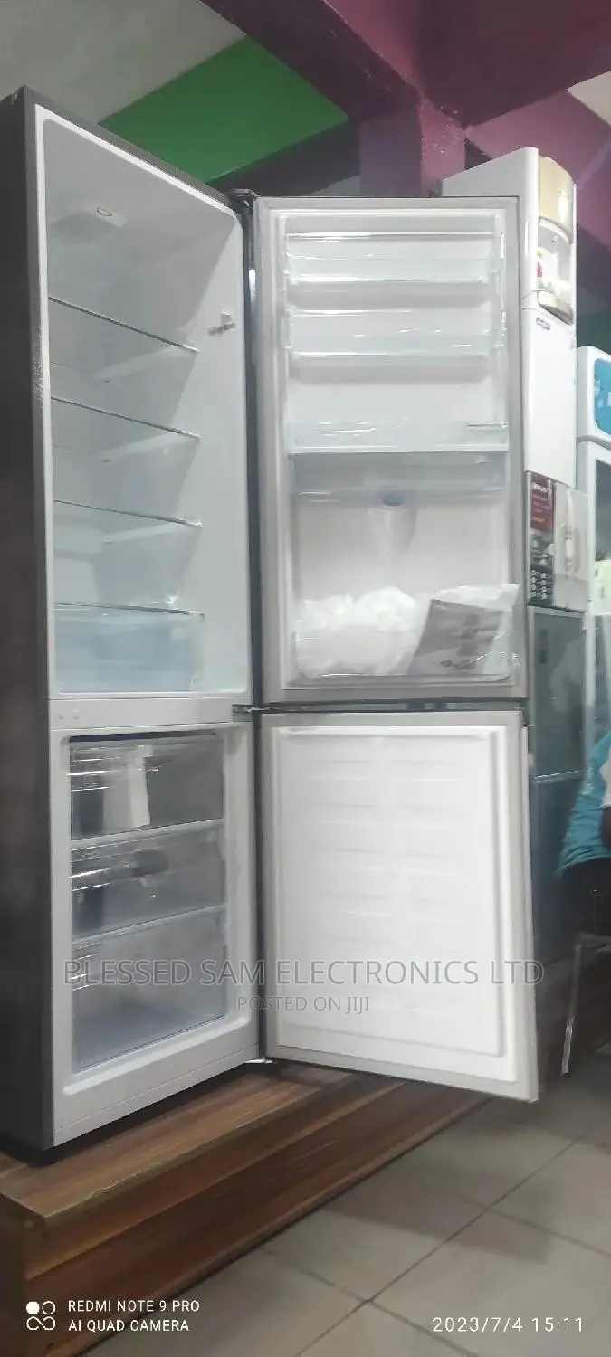 New >Hisense Freezer- -fridge 264litre With Dispenser A++
