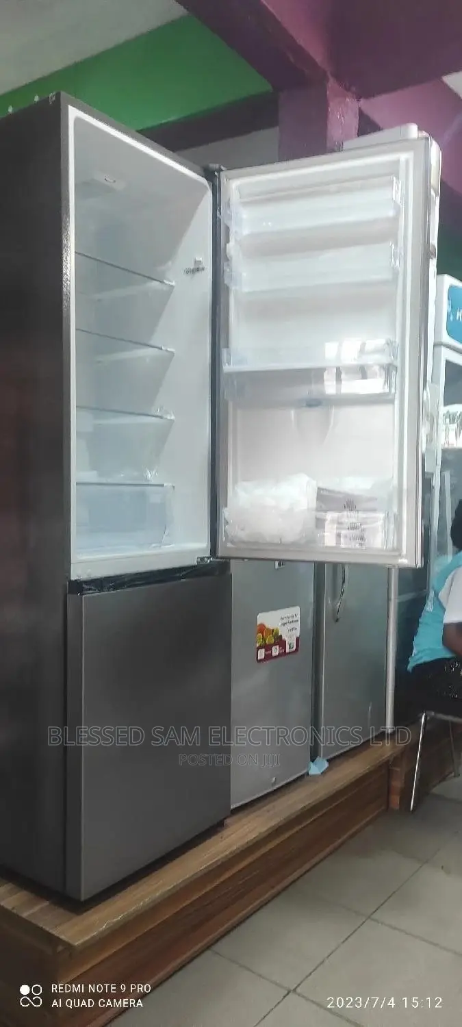 New >Hisense Freezer- -fridge 264litre With Dispenser A++