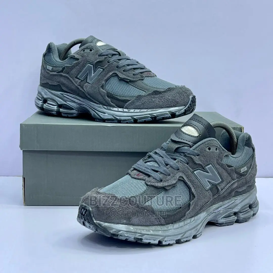 Original NEW BALANCE SNEAKERS Available in Store
